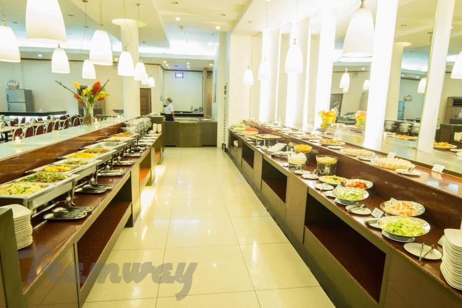 The Radiance Manila Bay Apartment ภายนอก รูปภาพ